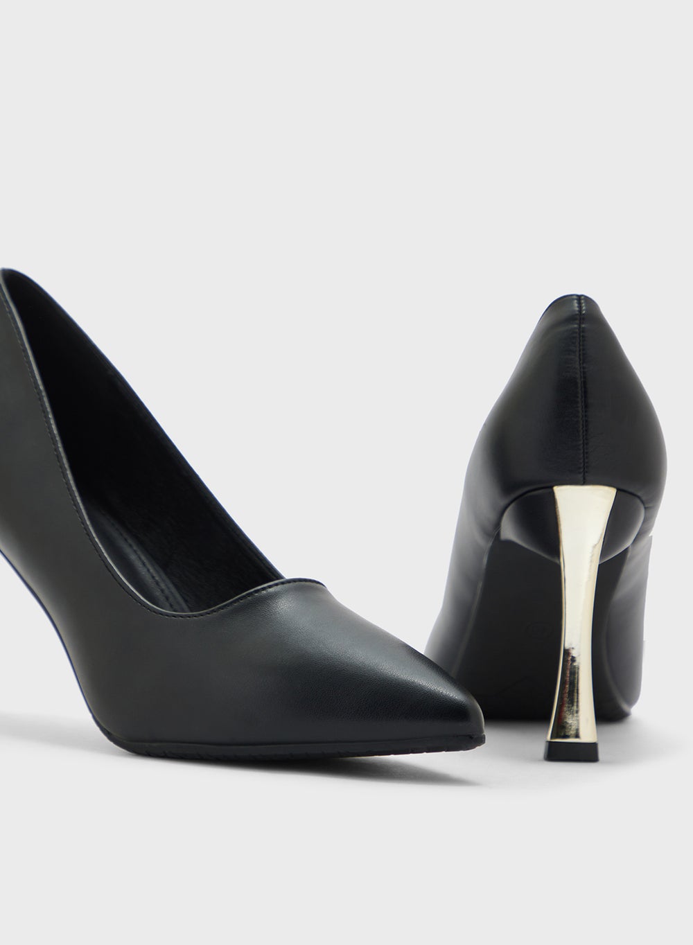 buy-ella-essential-classic-pump_9g3