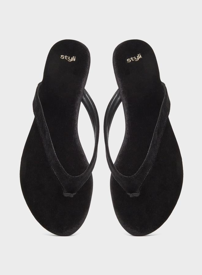 buy-styli-styli-black-velvet-look-flat-sandals_97l
