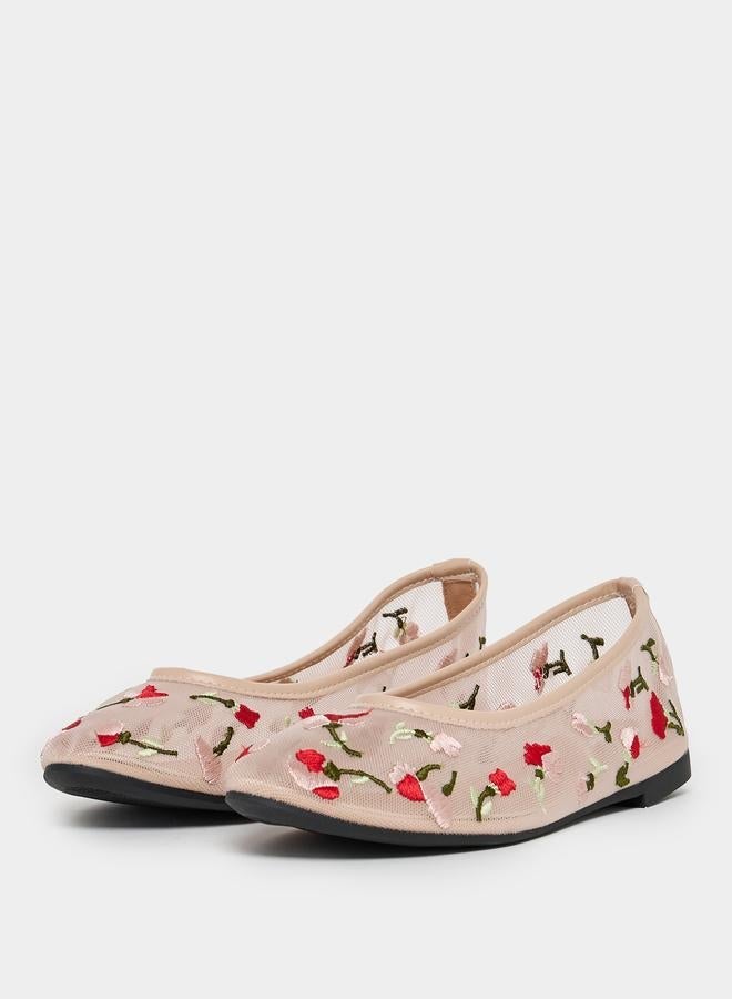 buy-styli-styli-embroidered-floral-design-mesh-casual-shoes_ffq