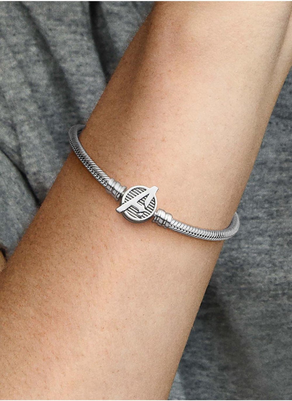 buy-pandora-pandora-moments-marvel-avengers-logo-bracelet_c2r
