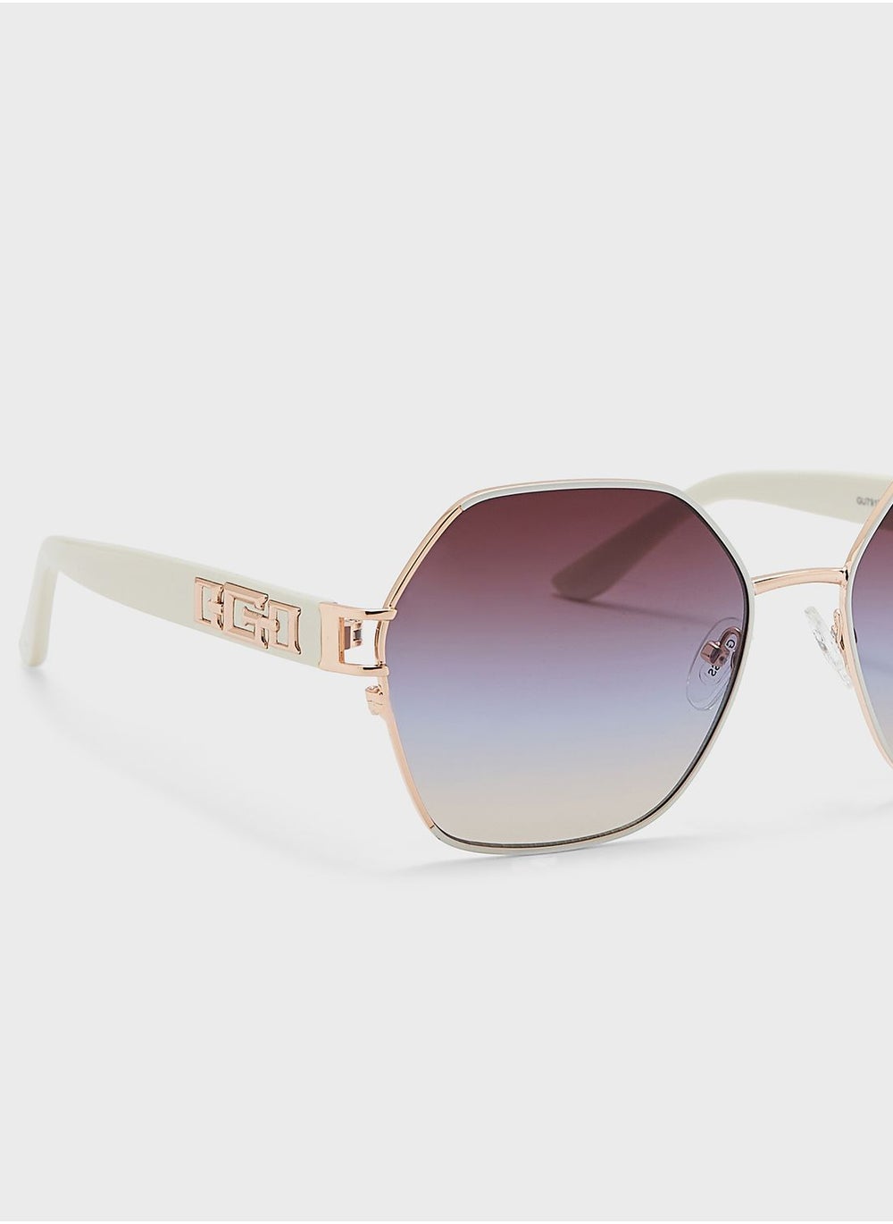 buy-guess-oversized-shape-sunglasses_7ev