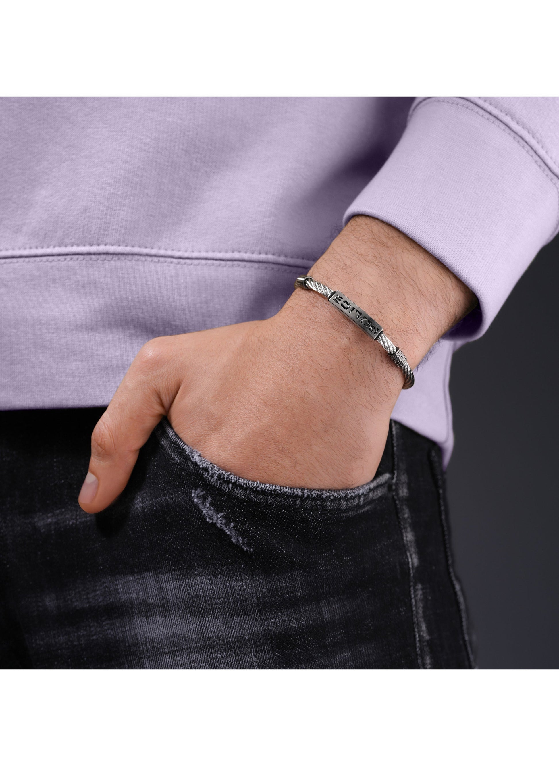 buy-police-quadro-silver-grey-metal-stainless-steel-gents-bracelet_8w8