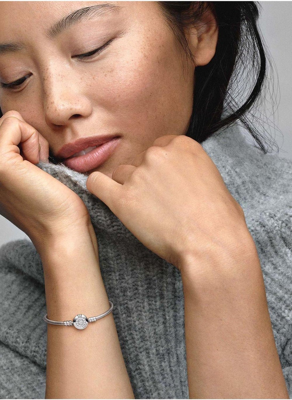 buy-pandora-pandora-moments-sparkling-crown-o-chain-bracelet_5ir