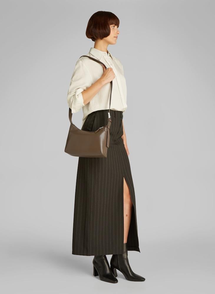 buy-calvin-klein-medium-crossbody-bag-with-hardware-strap_4ic