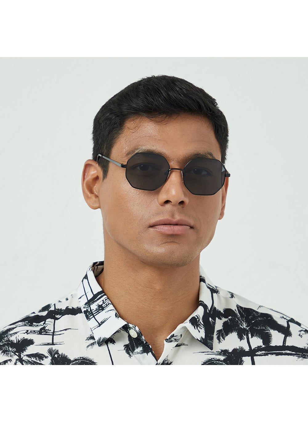 buy-blackout-blackout-famous-geometric-full-rim-sunglasses_grq