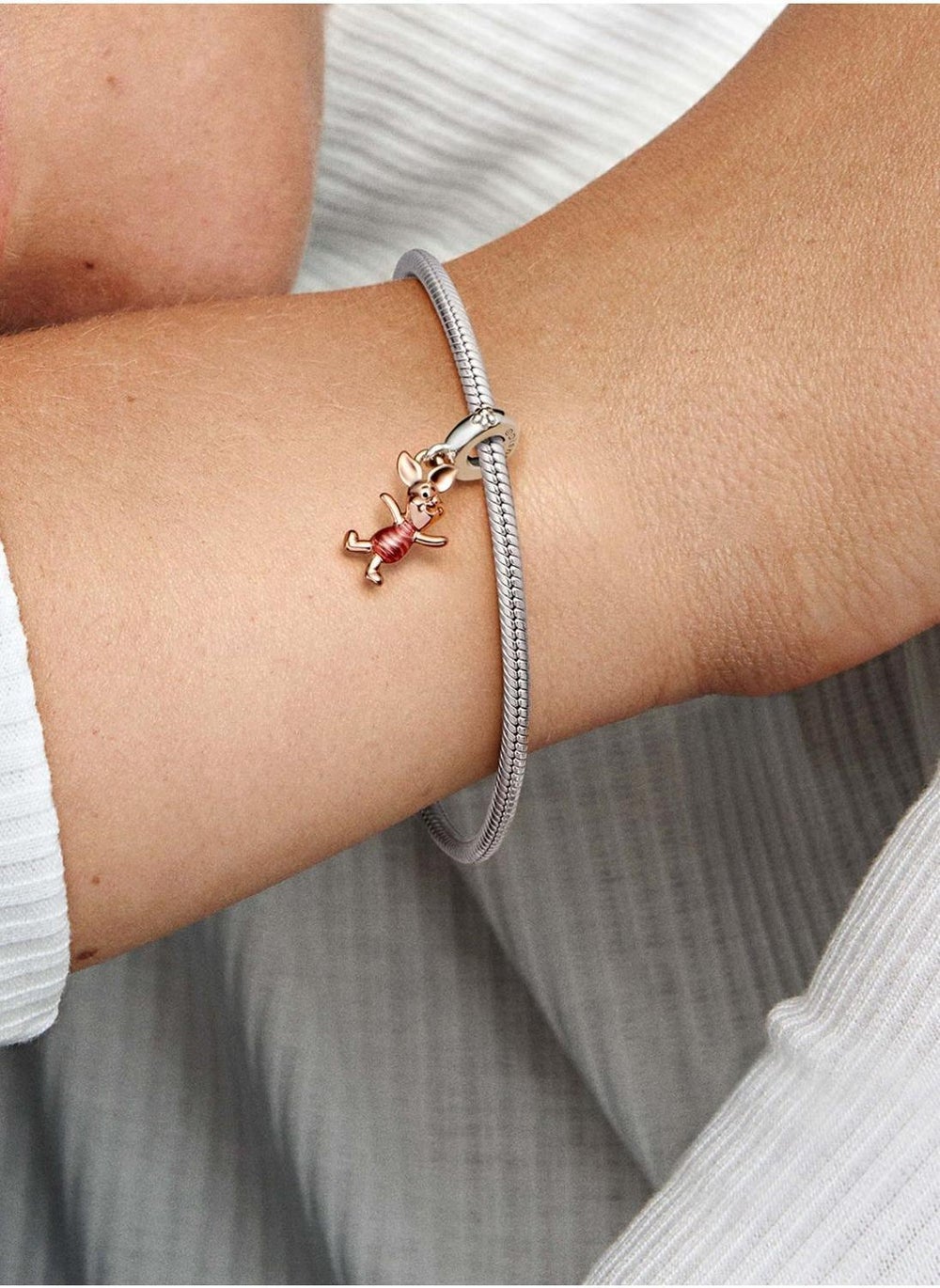 buy-pandora-disney-winnie-the-pooh-piglet-dangle-charm_m2e
