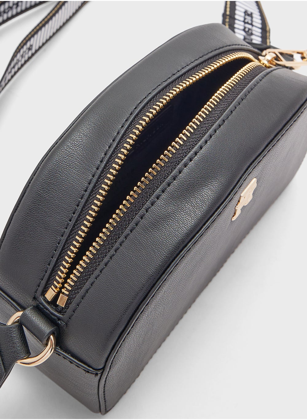 buy-tommy-hilfiger-th-fresh-camera-bag_7k3
