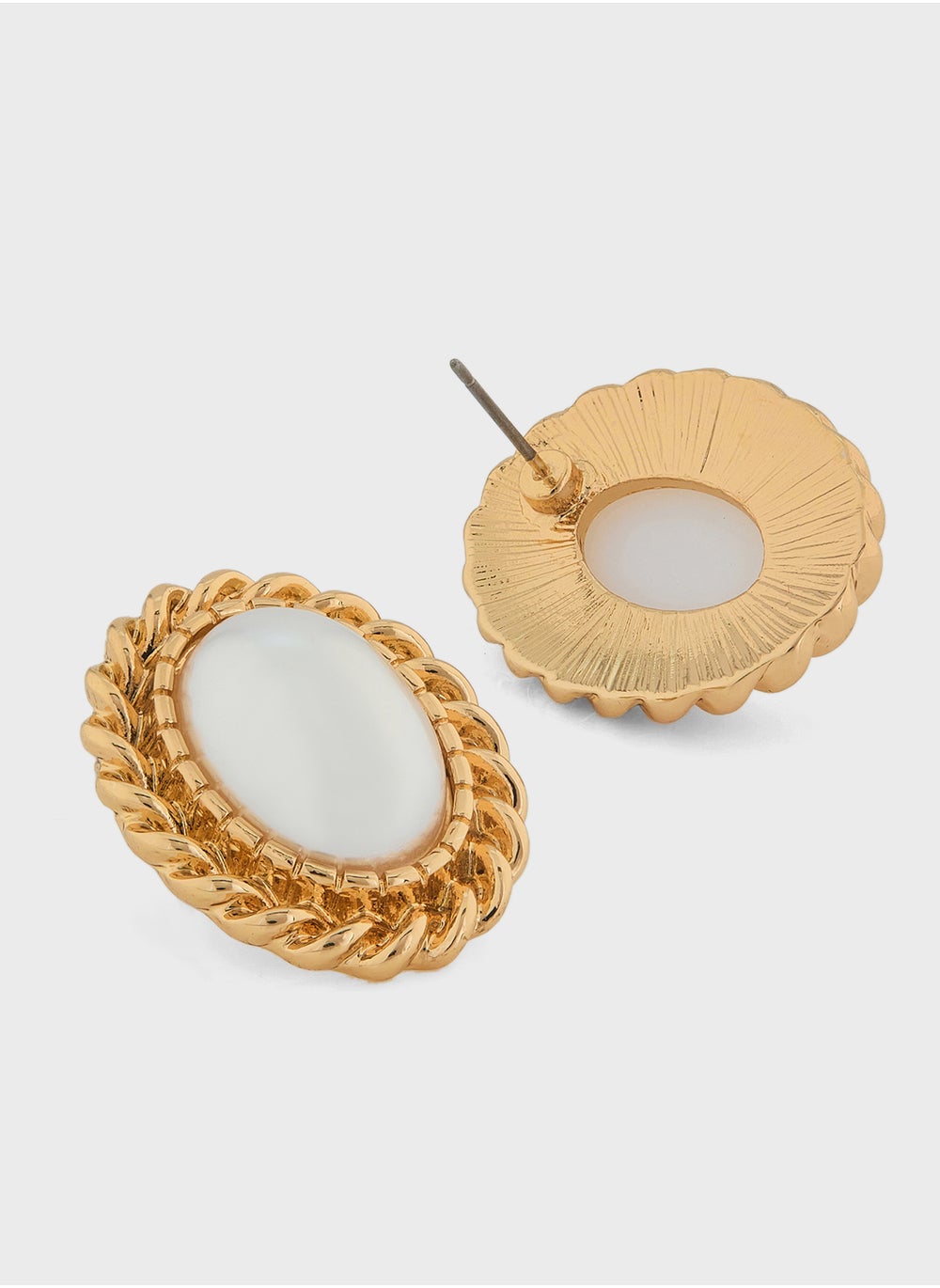 buy-ella-pearl-stud-earrings_mck