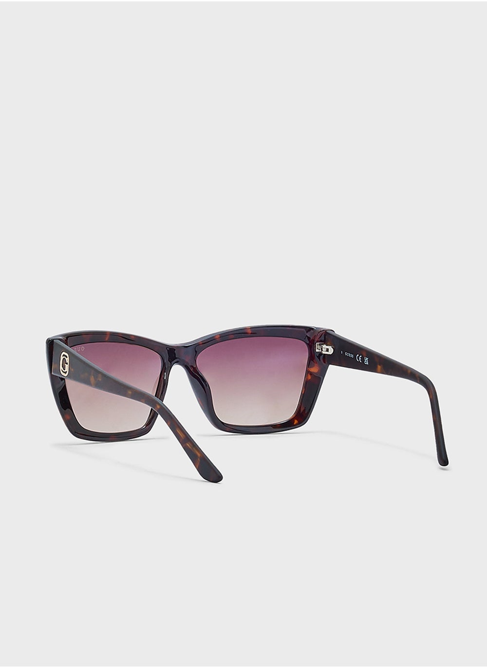 buy-guess-uv-protector-wayfarers-sunglasses_0zf