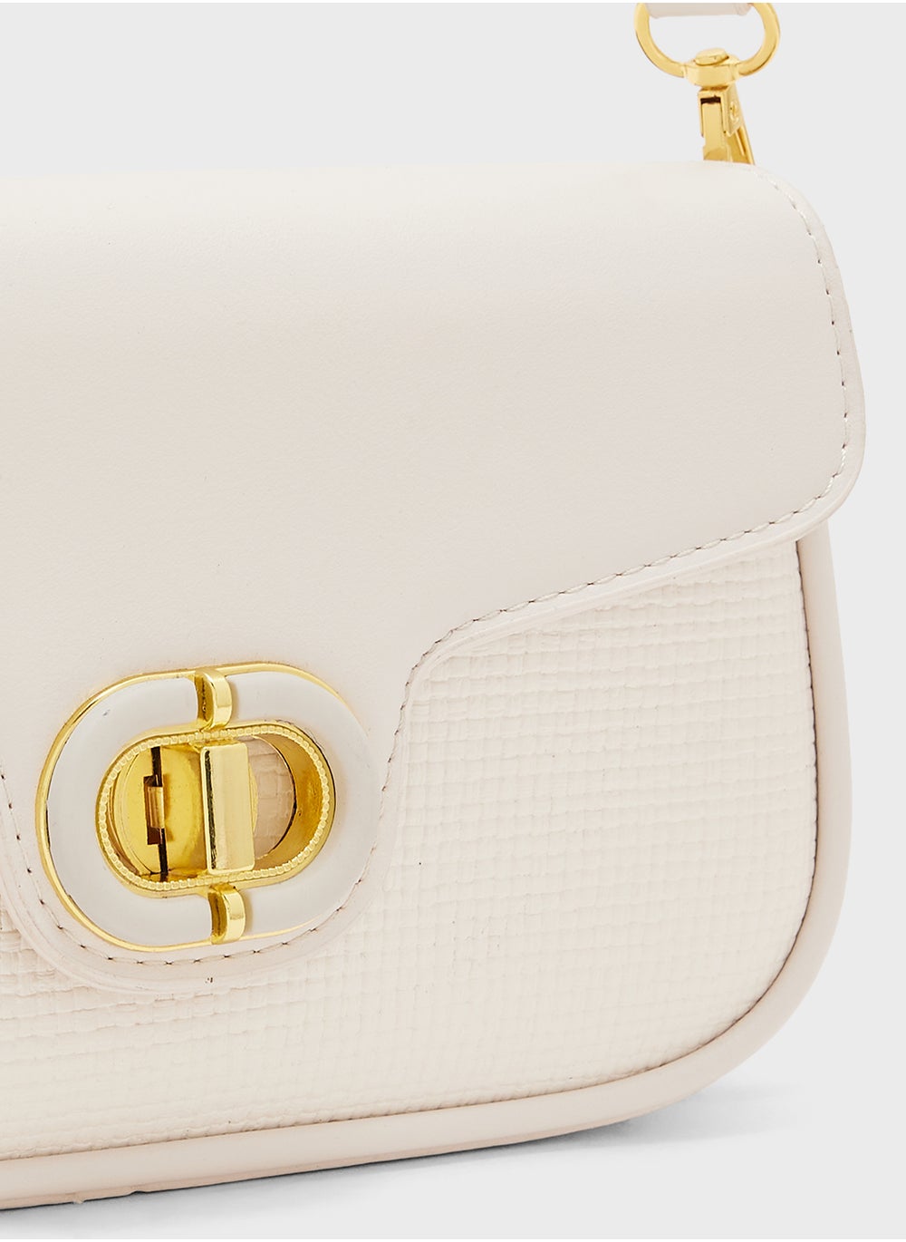 buy-ella-chain-detail-strap-crossbody_ib6