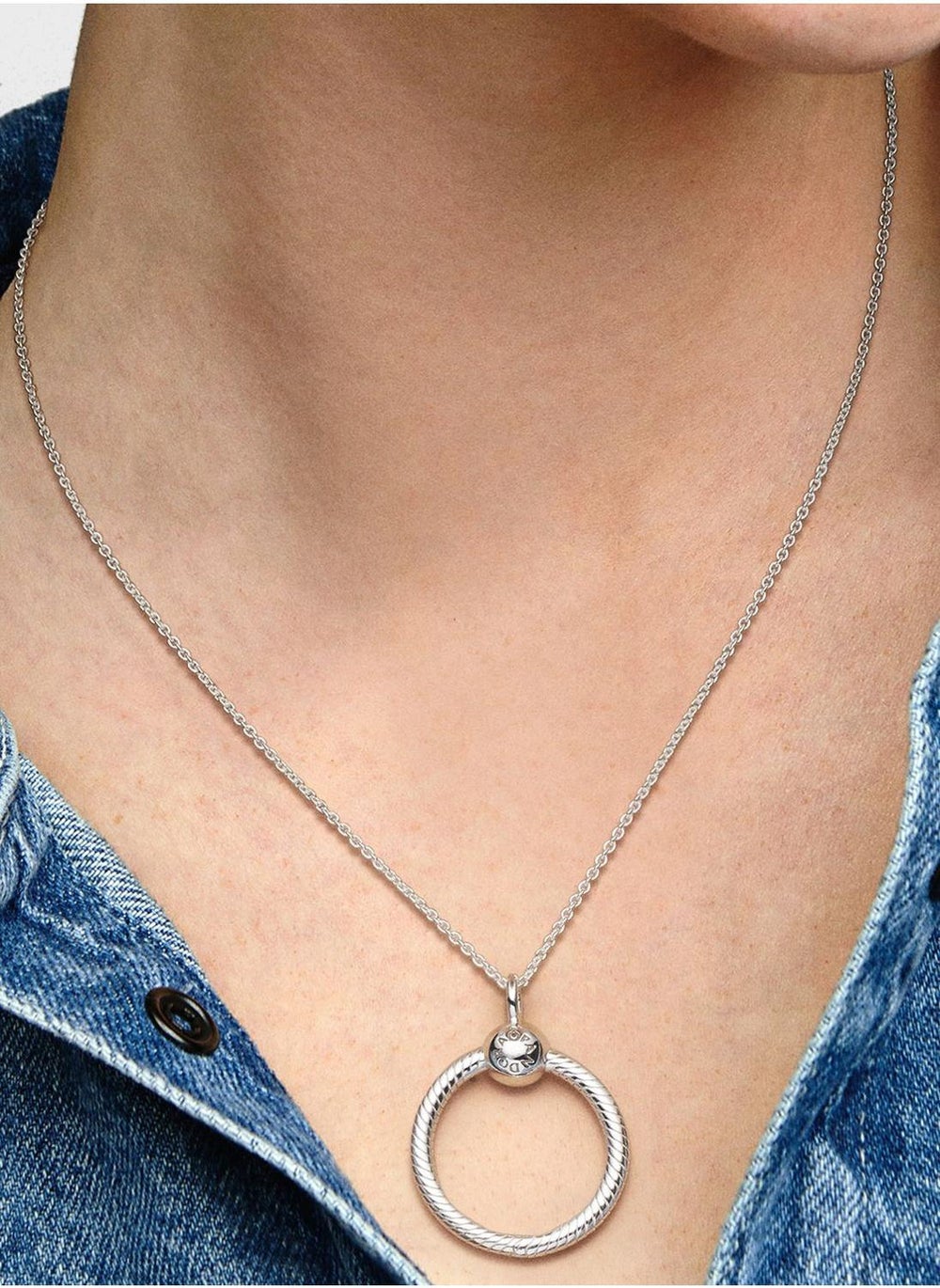 buy-pandora-pandora-moments-small-o-pendant_x8x