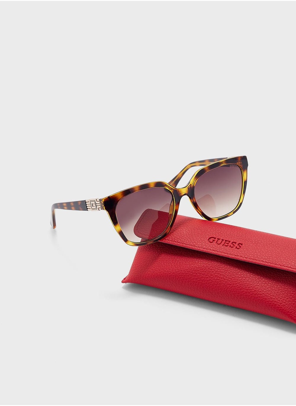 buy-guess-wayfarers-sunglasses_rfl
