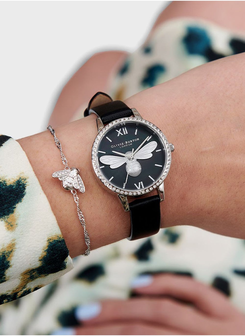 buy-olivia-burton-lucky-bee-analog-watch_mum