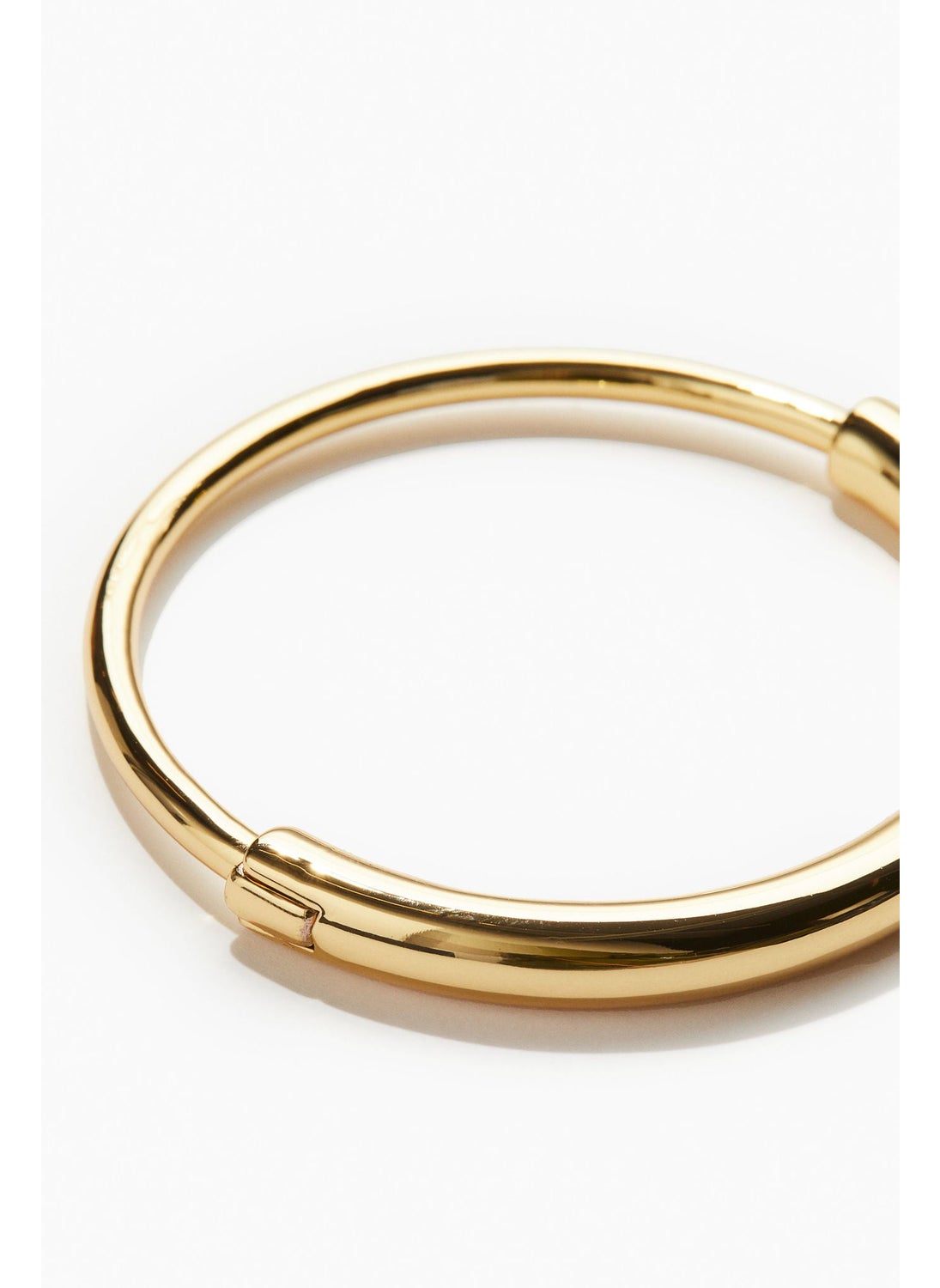 buy-h-m-gold-plated-bangle_ubj