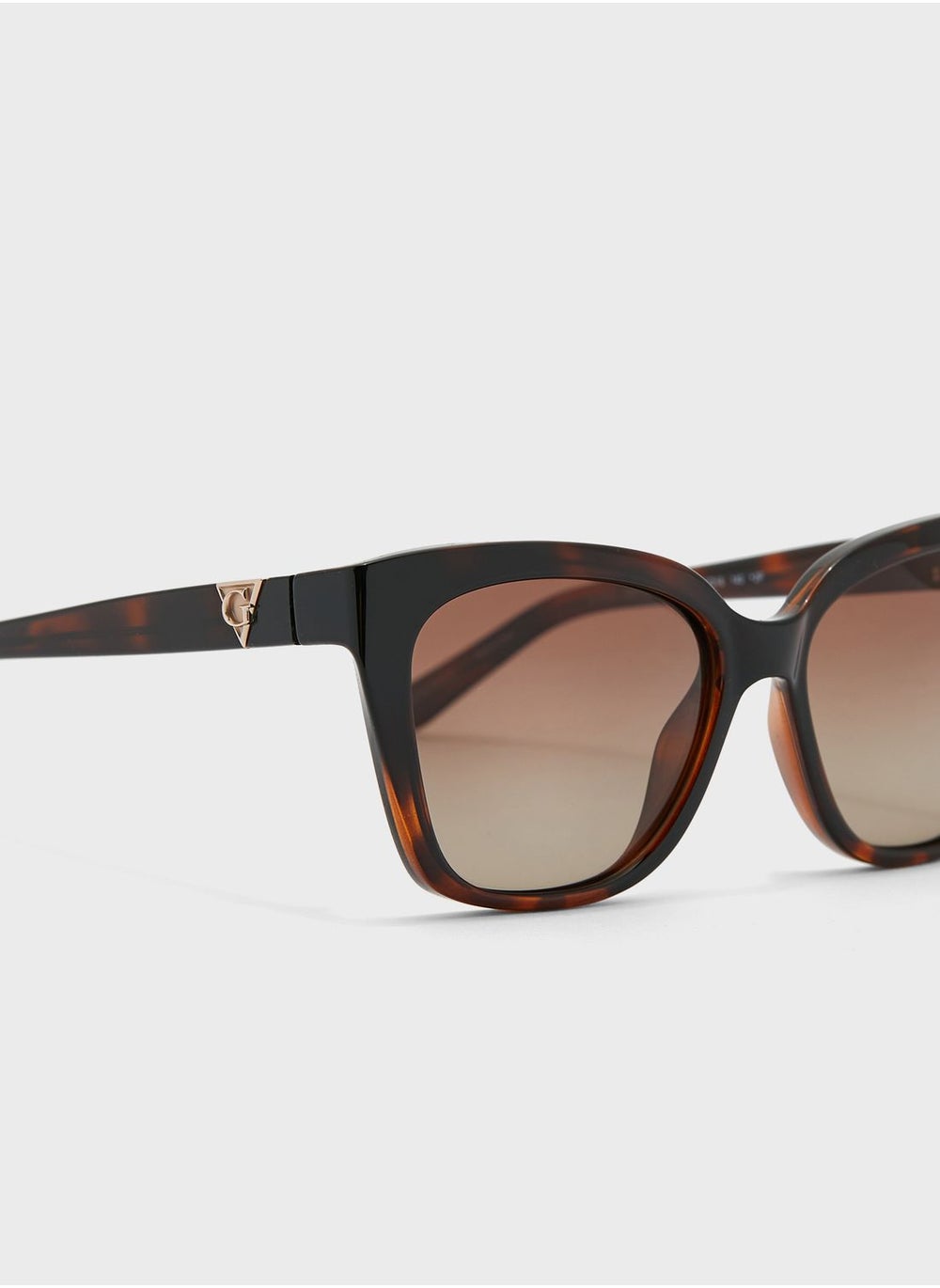 buy-guess-injected-shaped-sunglasses_p9k
