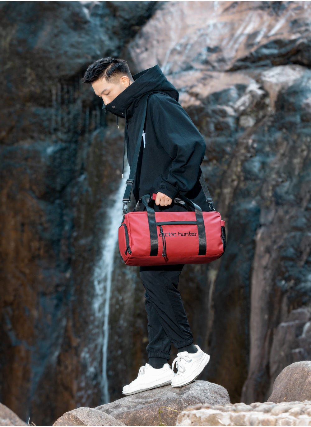 buy-arctic-hunter-premium-gym-bag-water-resistant-duffel-bag-with-shoe-compartment-and-detachable-shoulder-straps-for-men-and-women-lx00537-red_tua