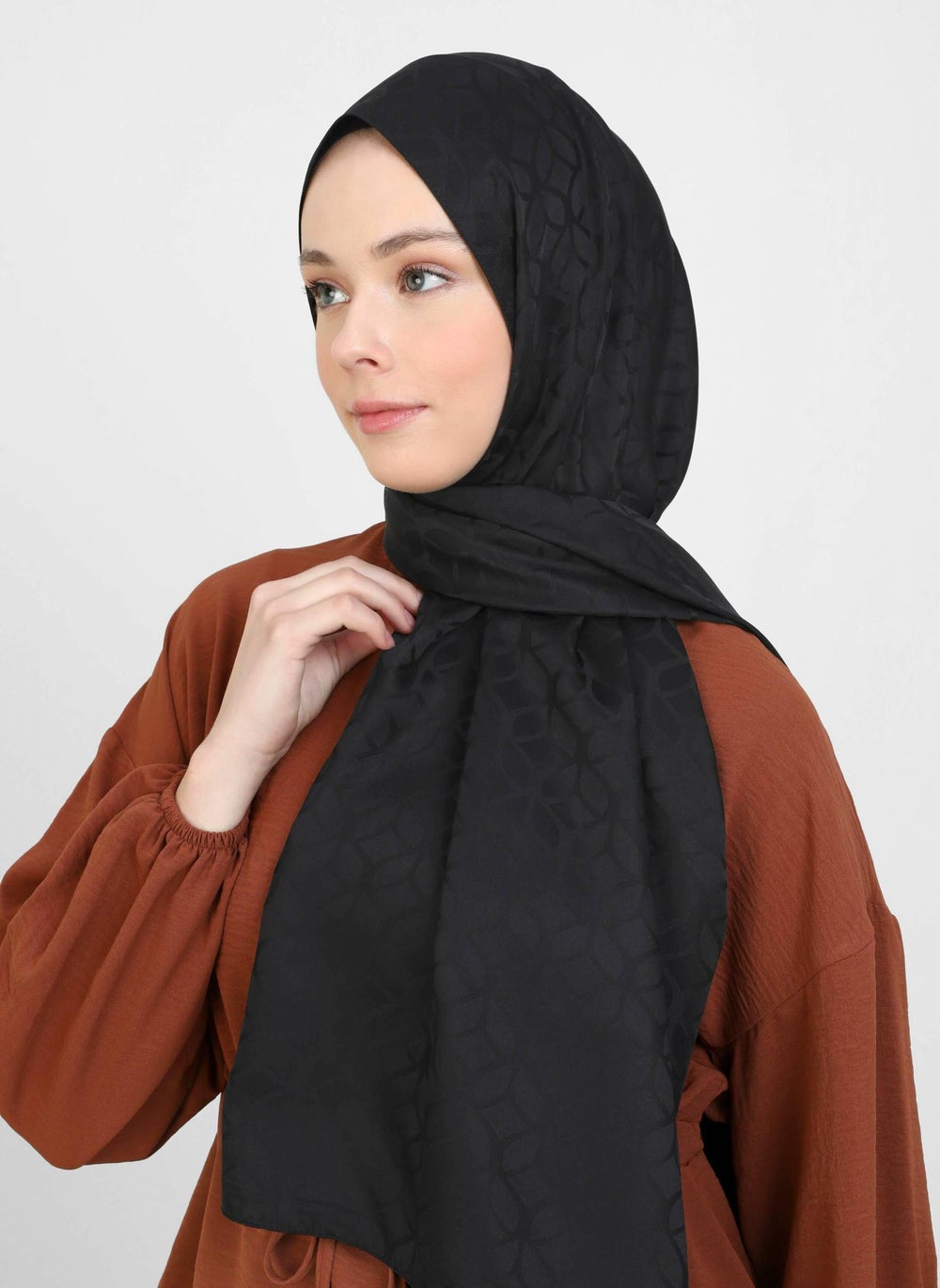 buy-tuva-shawl-by-modanisa-black-shawl-tuva_npy