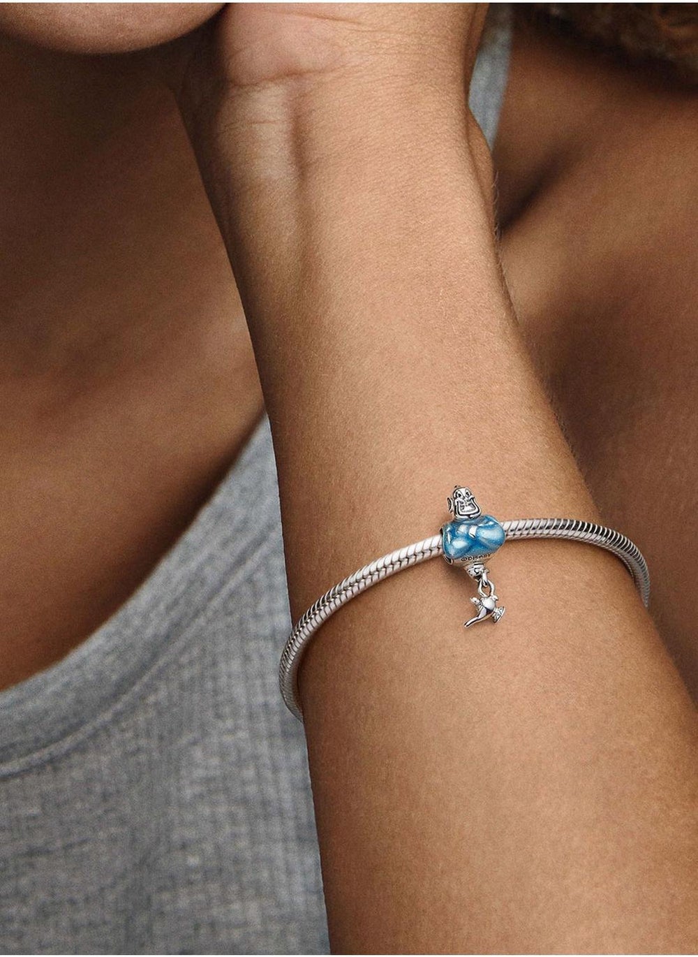 buy-pandora-disney-aladdin-genie-lamp-charm_seg