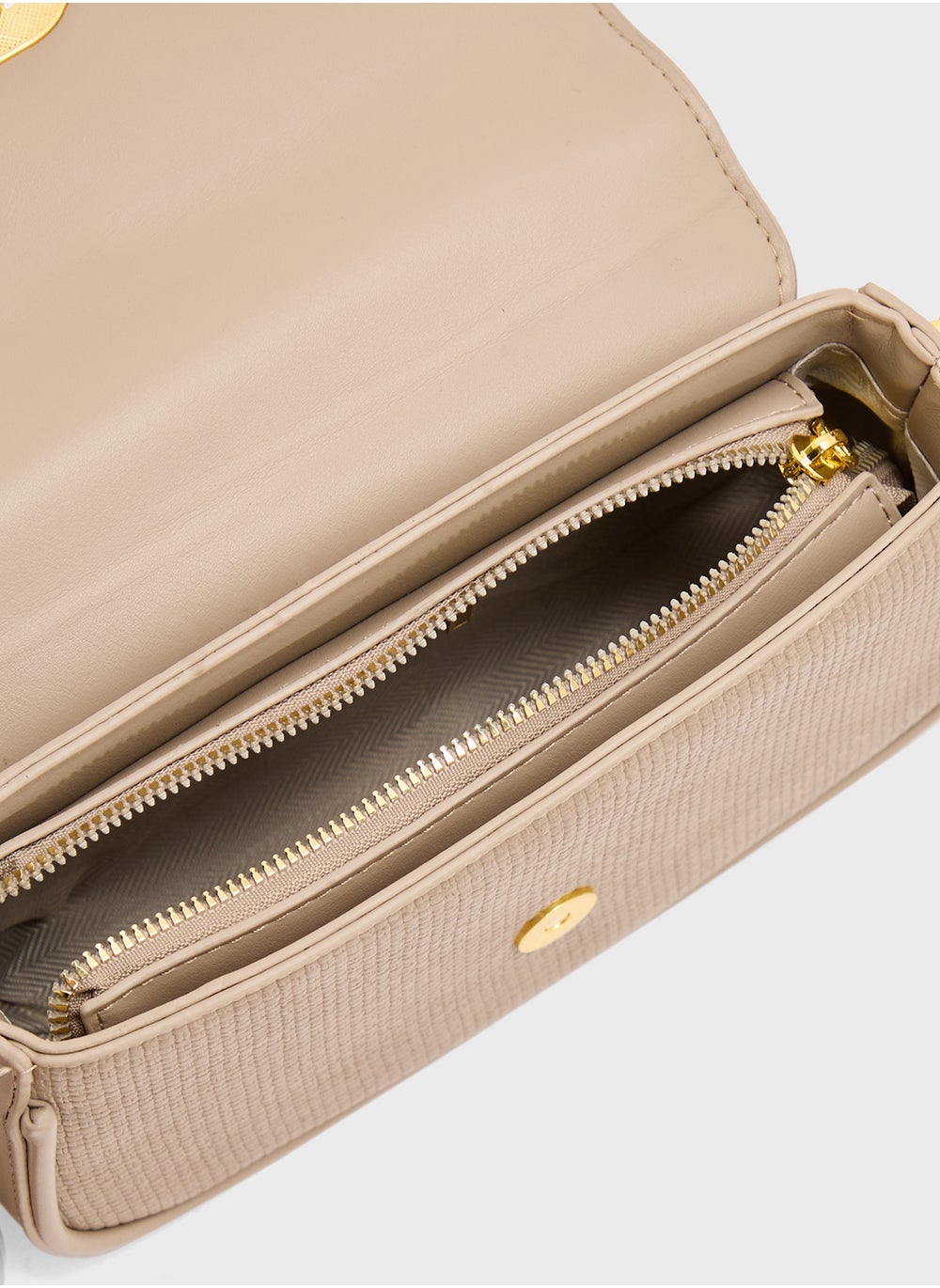 buy-ella-chain-detail-strap-crossbody_u2z