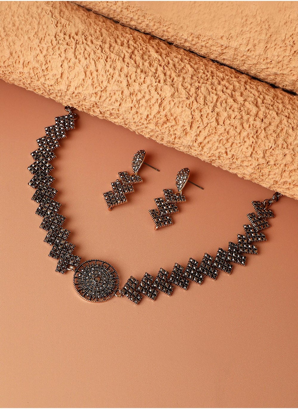 buy-sohi-crystal-ring-jewellery-set_8sy