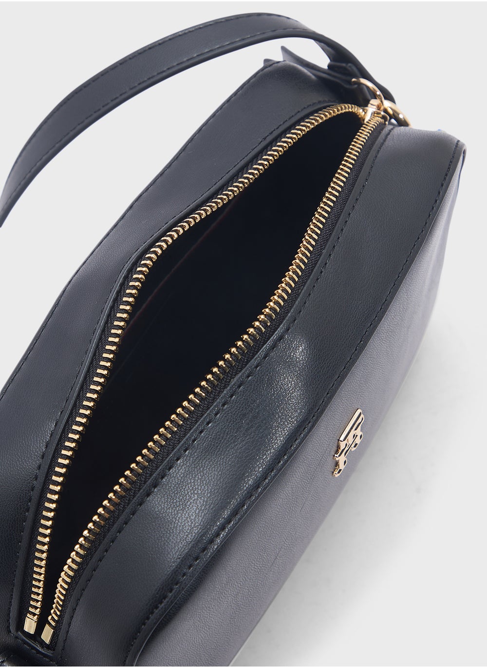 buy-tommy-hilfiger-logo-zip-through-crossbody_g3n