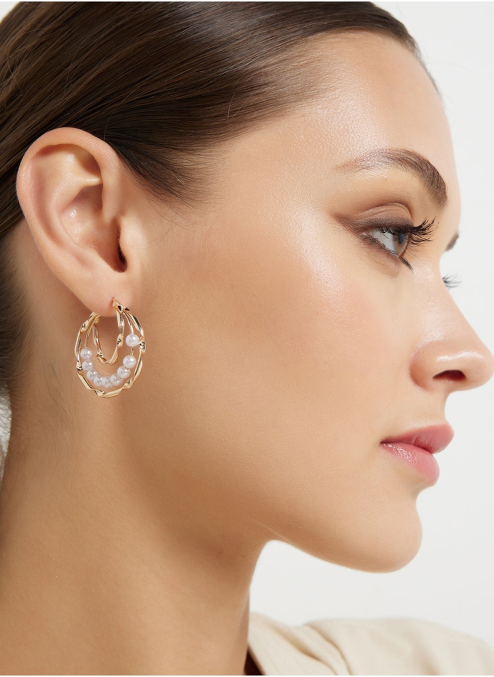 buy-ella-pearl-hoop-earrings_t21