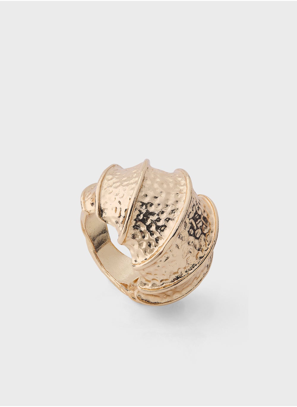 buy-ella-statement-hammered-ring_en1