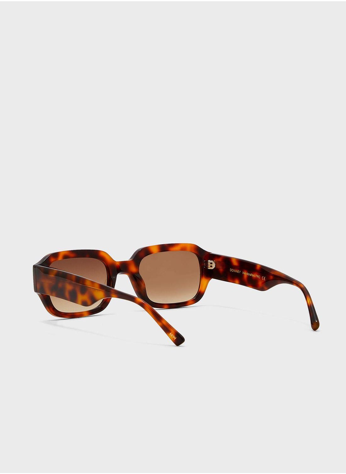 buy-messyweekend-downey-shape-sunglasses_r2u