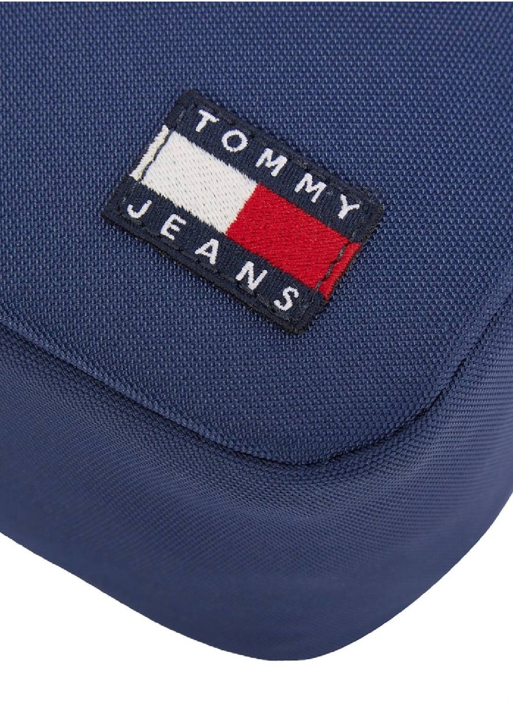 buy-tommy-jeans-essential-washbag_zed