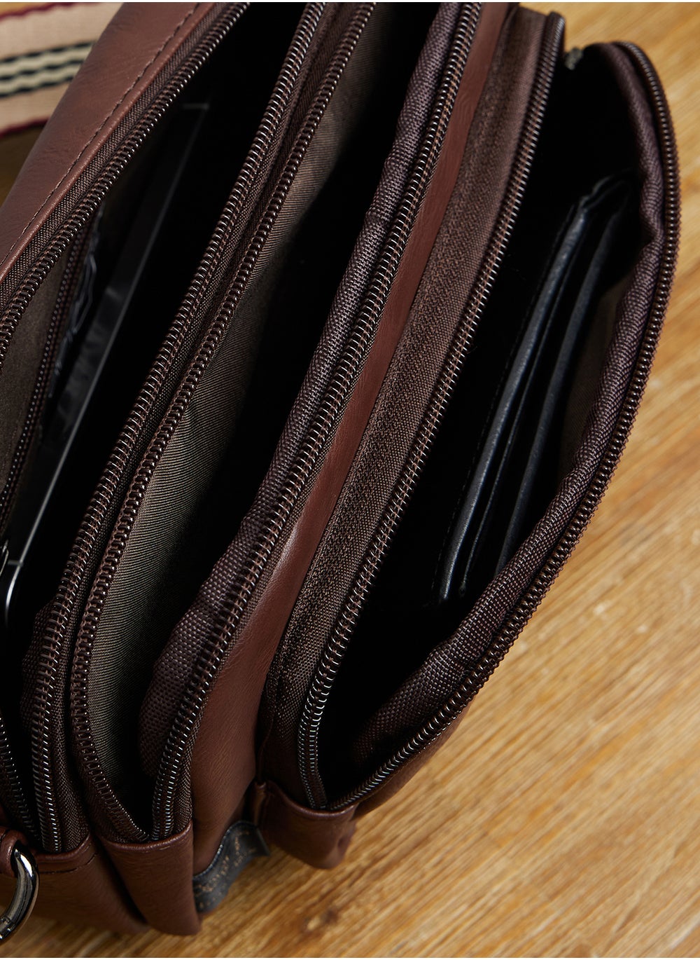buy-robert-wood-webbing-detail-crossbody-messenger_6pi
