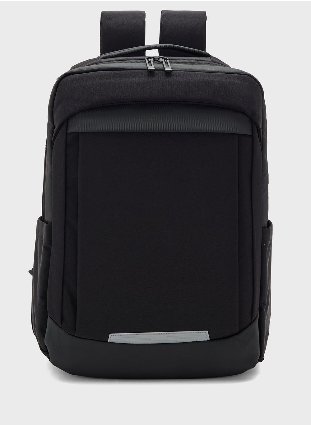 buy-robert-wood-casual-backpack-with-padded-support-and-usb-port_iae