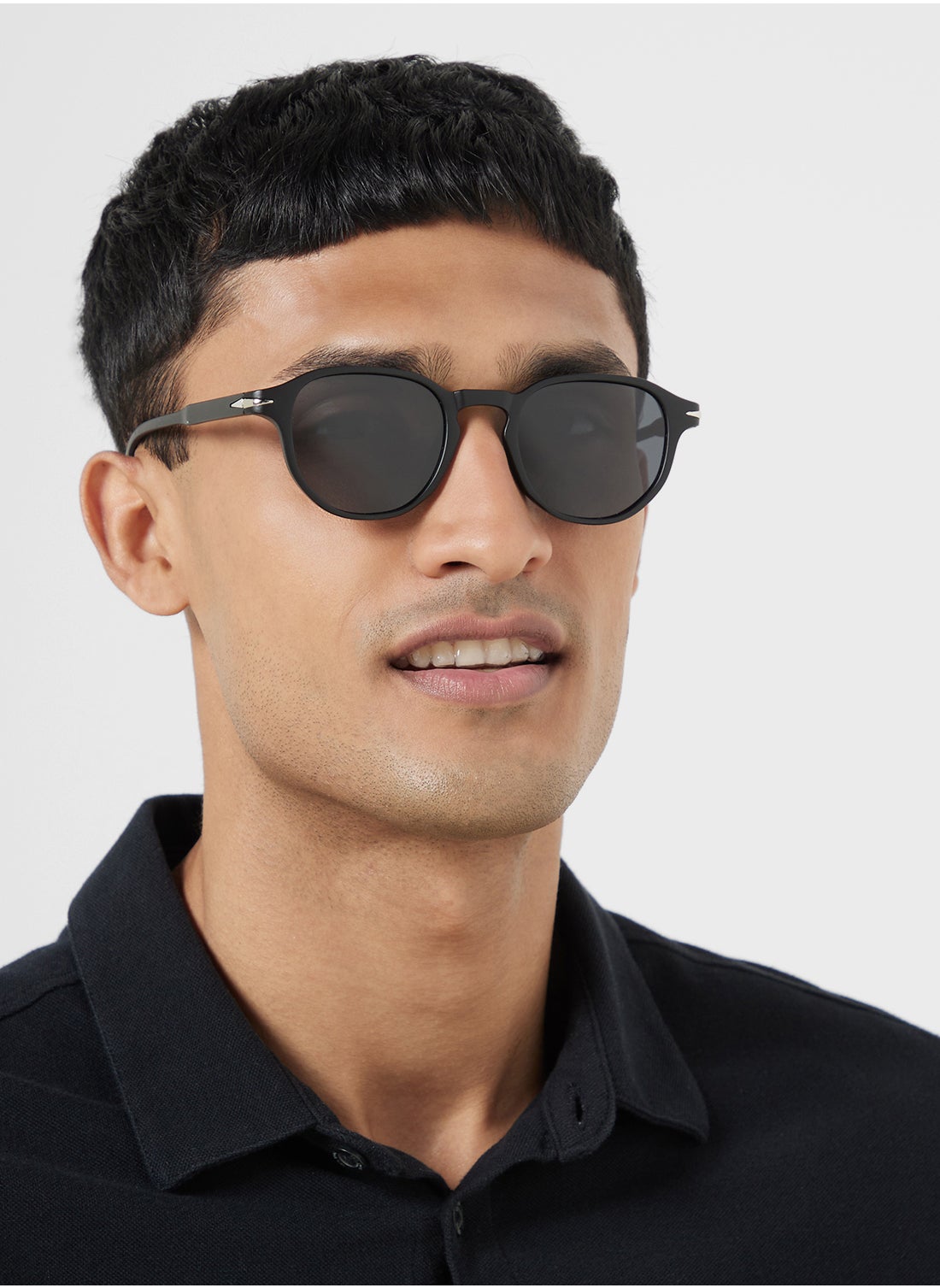 buy-guess-uv-protected-shaped-sunglasses_uk5