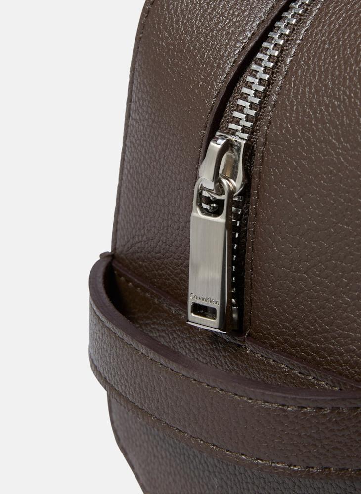 buy-calvin-klein-casual-zip-through-toiletry-bag_a9i