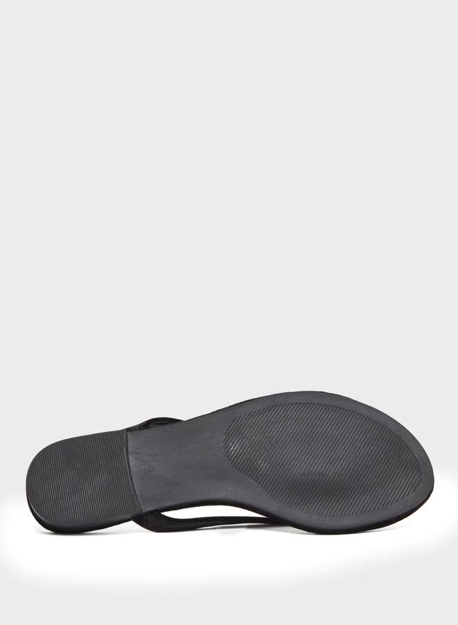buy-styli-styli-black-velvet-look-flat-sandals_vm4