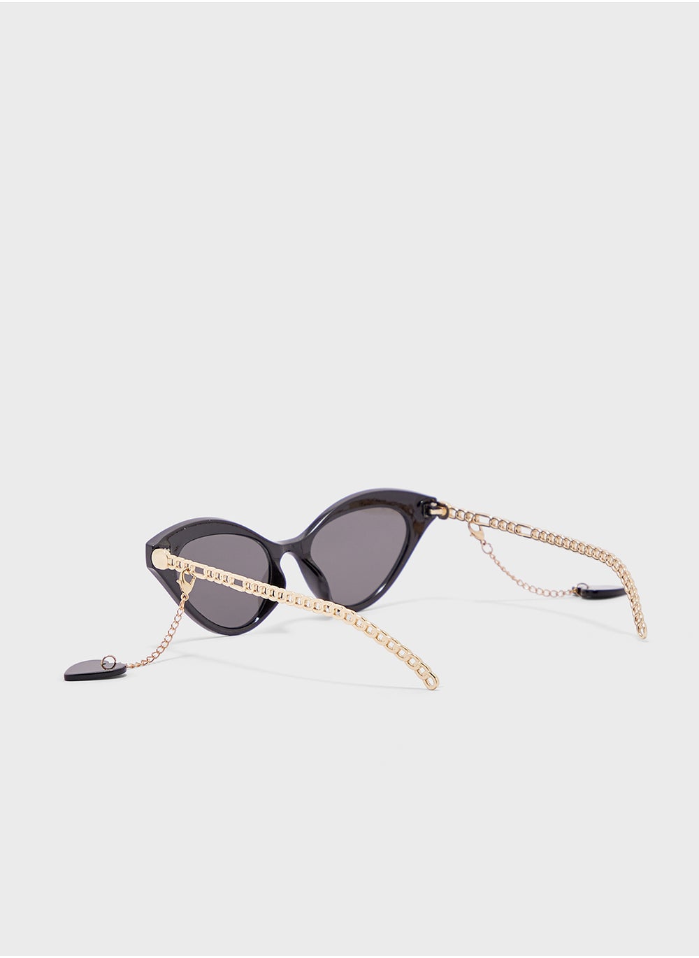 buy-ginger-cat-eye-sunglasses-with-heart-charm_oc1