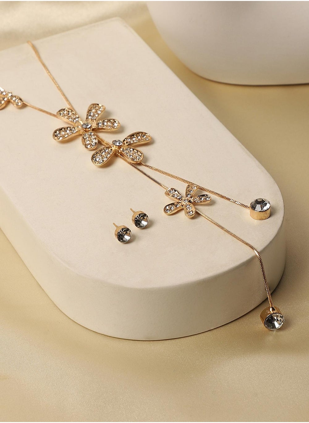 buy-sohi-flower-drop-negligee-necklace_uji