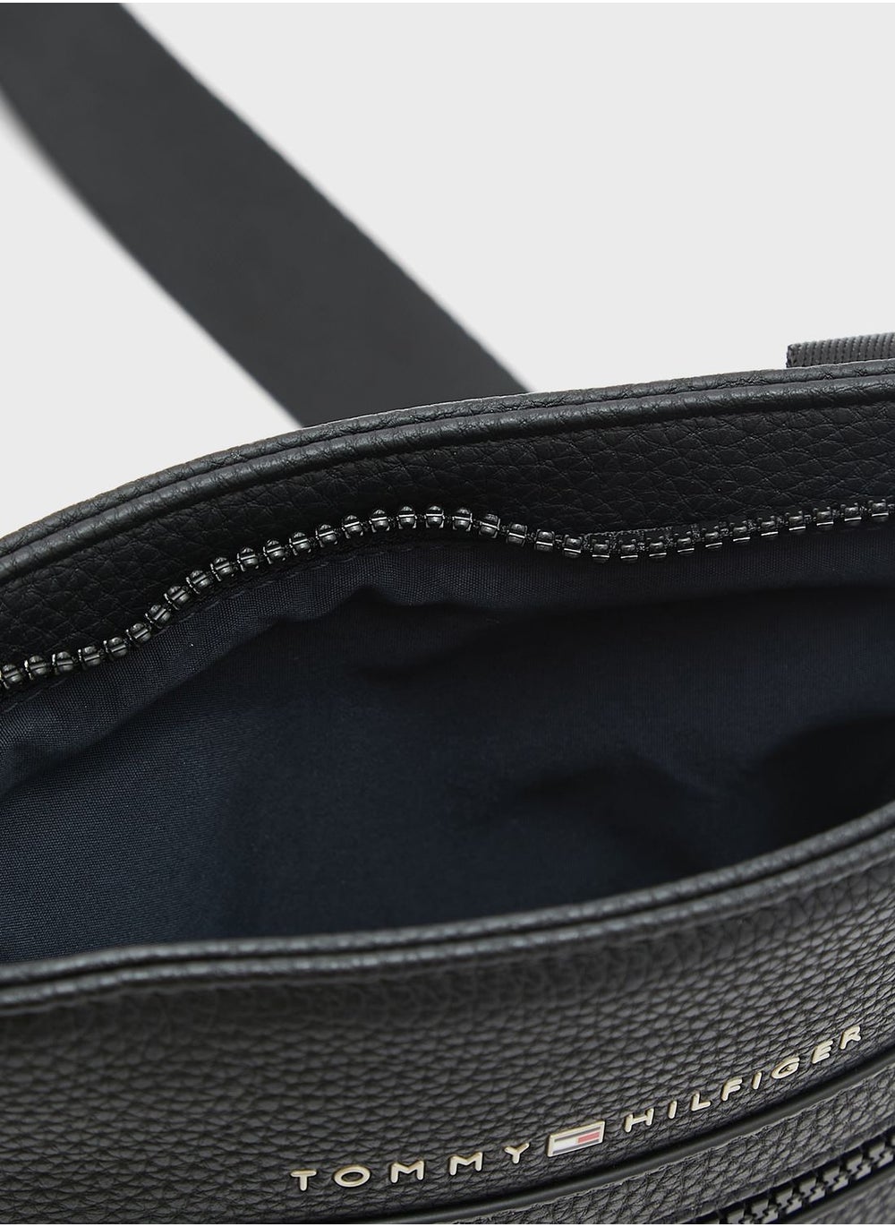 buy-tommy-jeans-logo-messenger_jd2