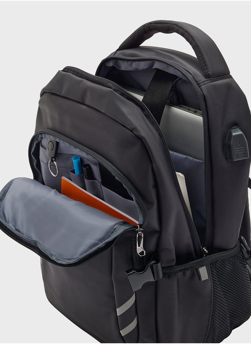 buy-robert-wood-premium-backpack-with-usb-port-and-organisers_ogu