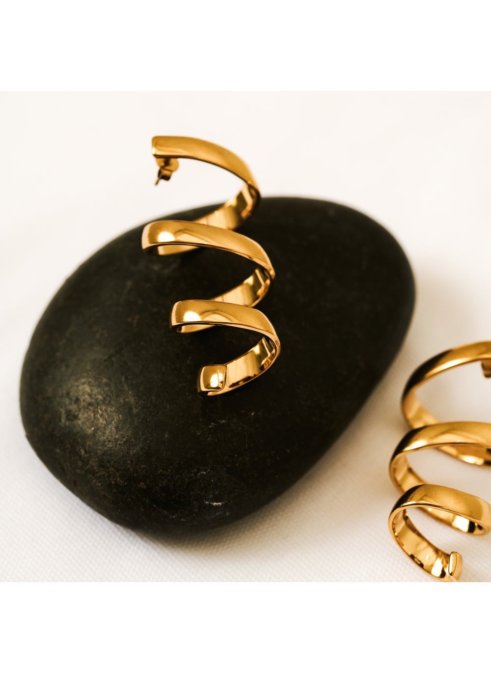 buy-noya-sylvie-twisted-gold-earrings_3e0