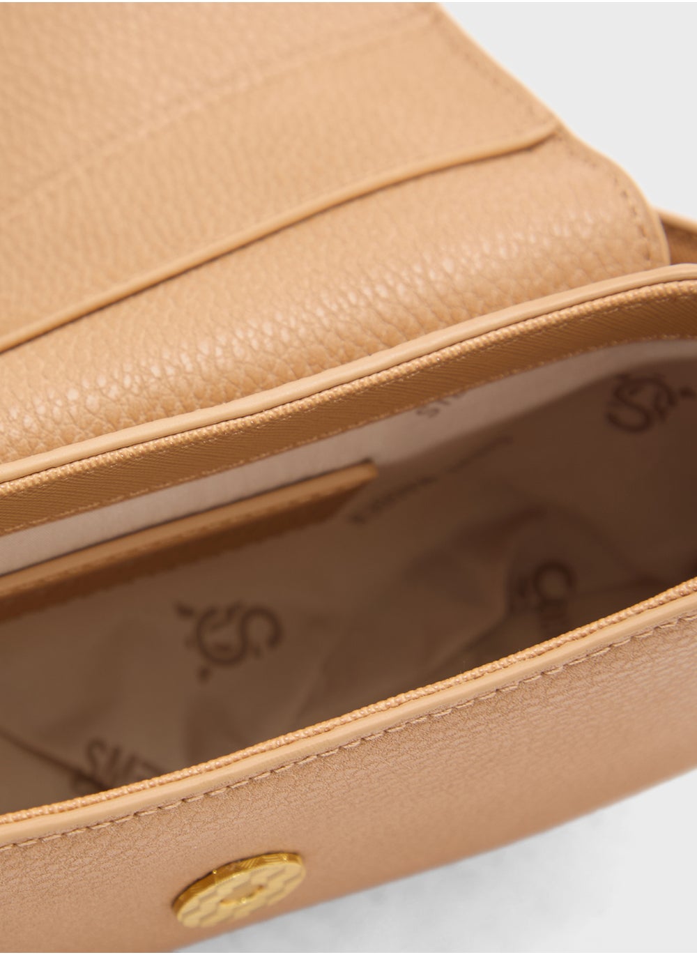buy-steve-madden-btaiga-logo-detail-flapover-crossbody-bag_pl1