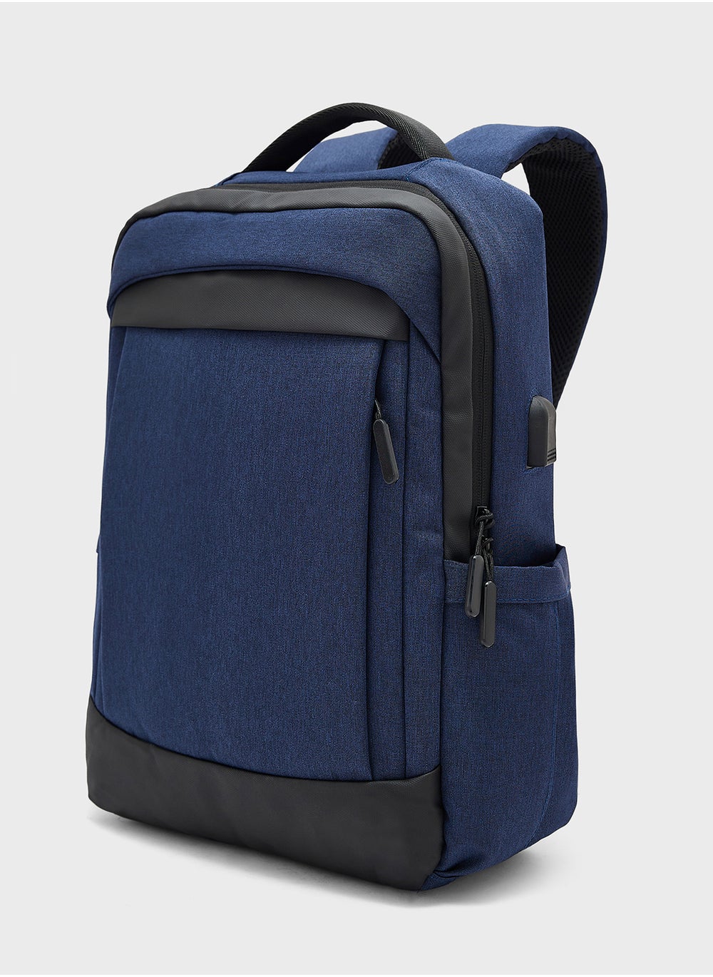 buy-robert-wood-casual-backpack-with-padded-support-and-usb-port_ooy