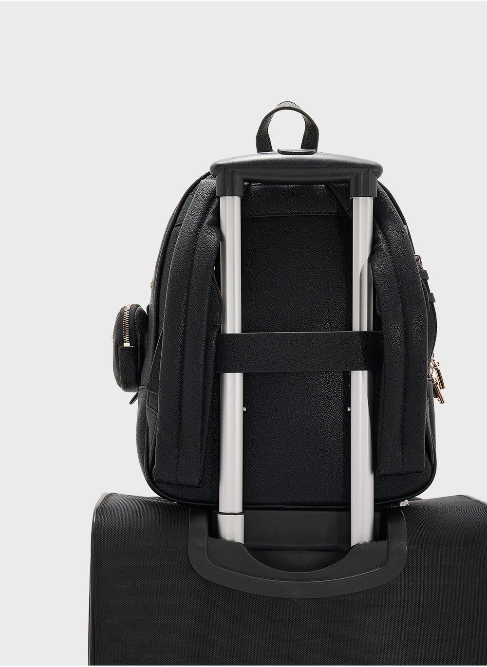 buy-guess-power-play-large-tech-backpack_xsz