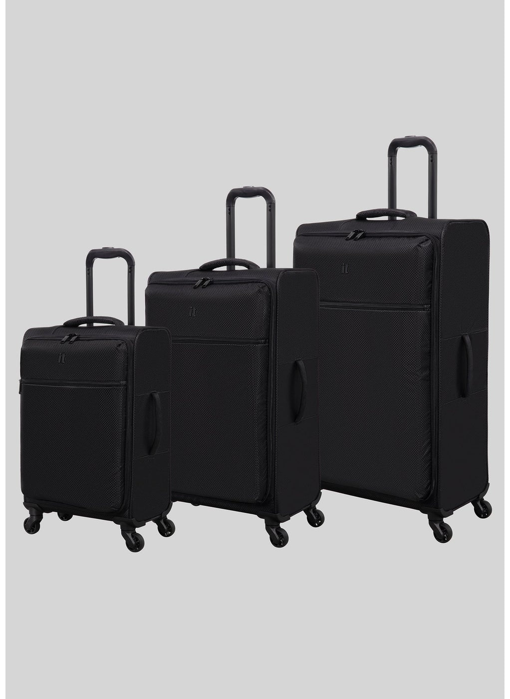 buy-matalan-it-luggage-black-navigator-soft-suitcase_t1g