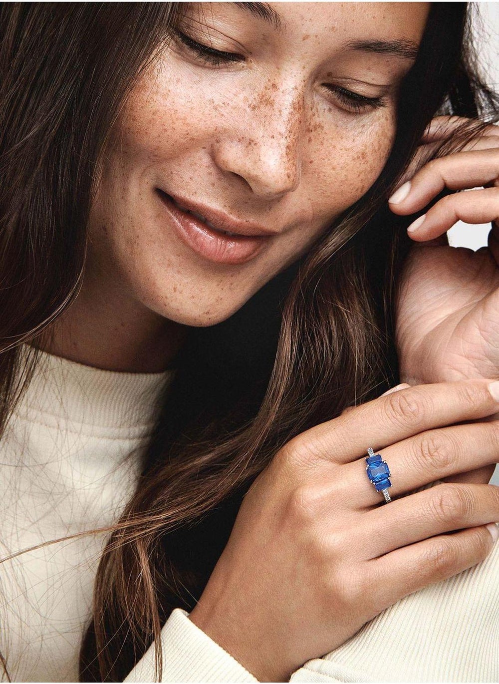 buy-pandora-blue-rectangular-three-stone-sparkling-ring_52e