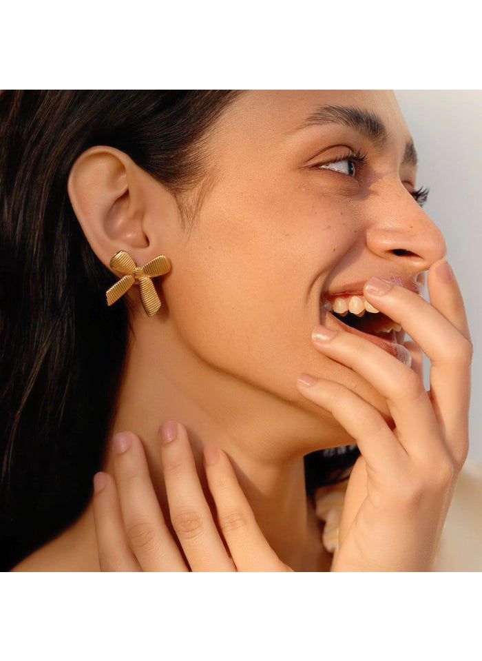 buy-noya-rosalind-bow-earrings-18k-gold-plated_lqo