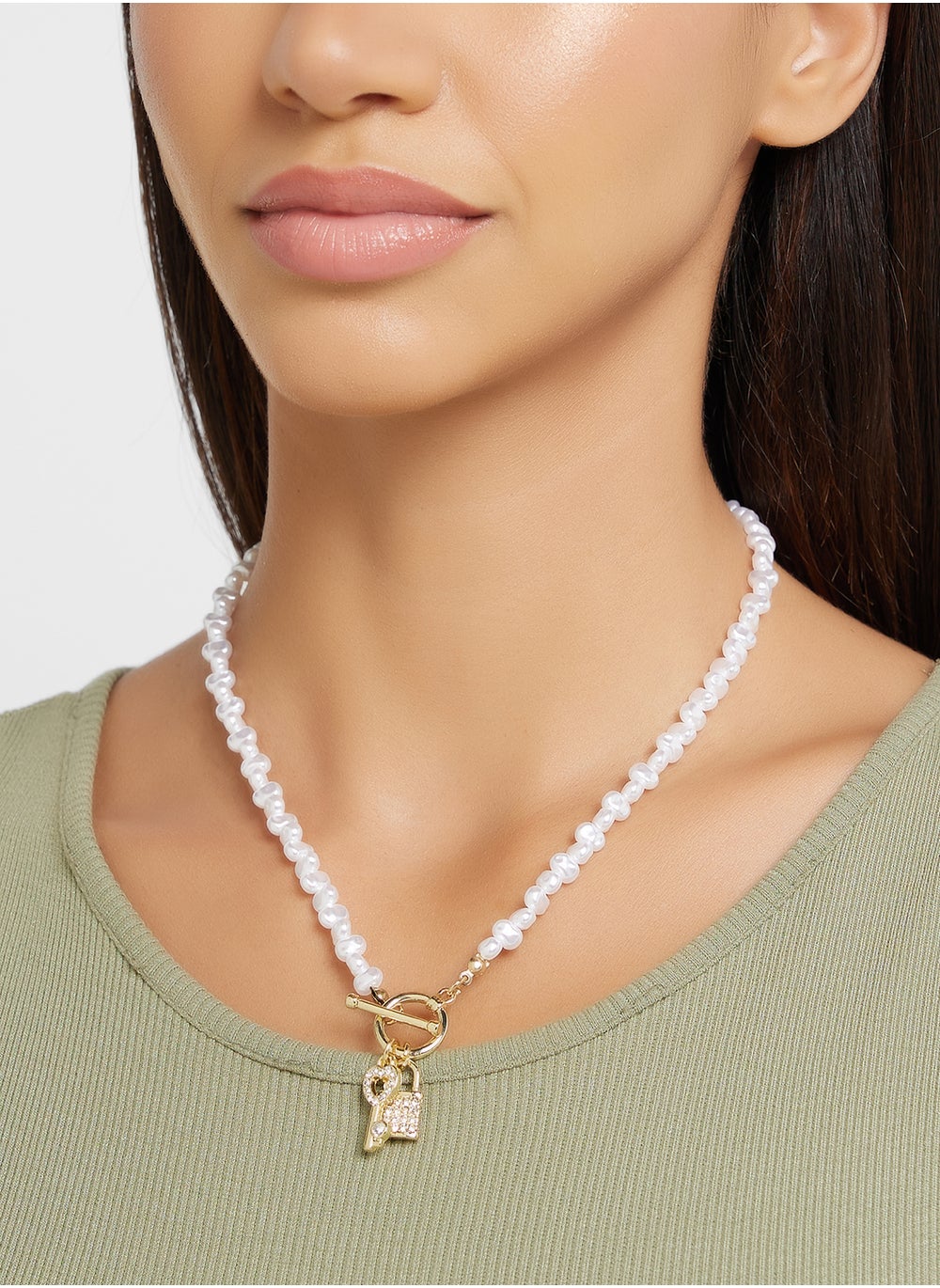 buy-ginger-lok-key-pendant-pearl-necklace_6la