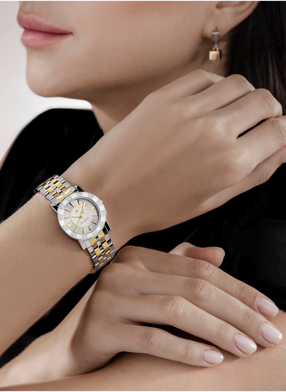 buy-guy-laroche-alex-watch-for-women-with-stainless-steel-bracelet-29-mm-5-atm_syk