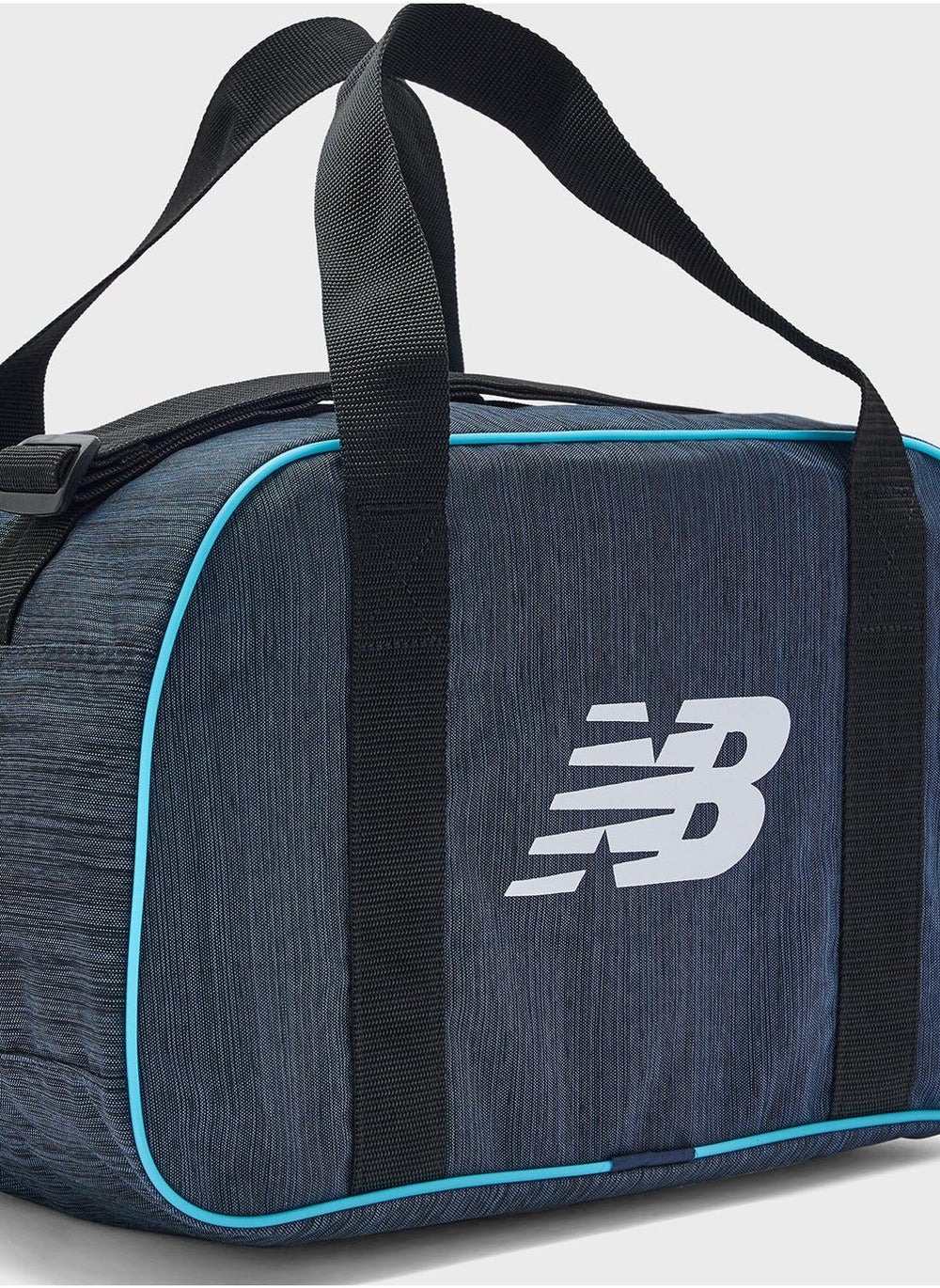 buy-new-balance-logo-small-duffle-bag_76m