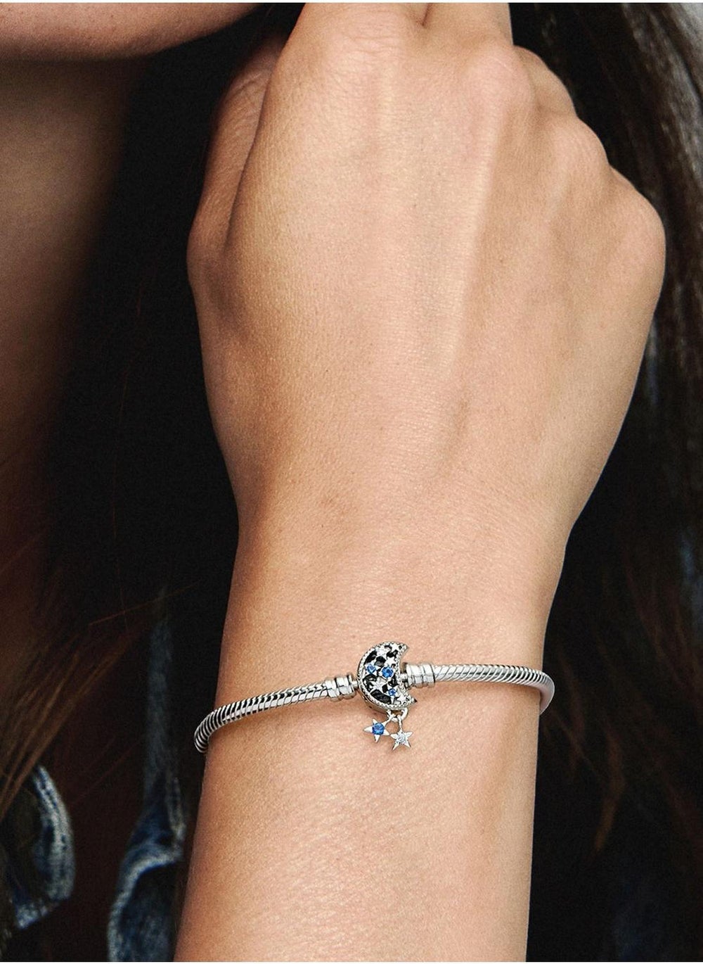 buy-pandora-pandora-moments-sparkling-moon-clasp-snake-chain-bracelet_lbp