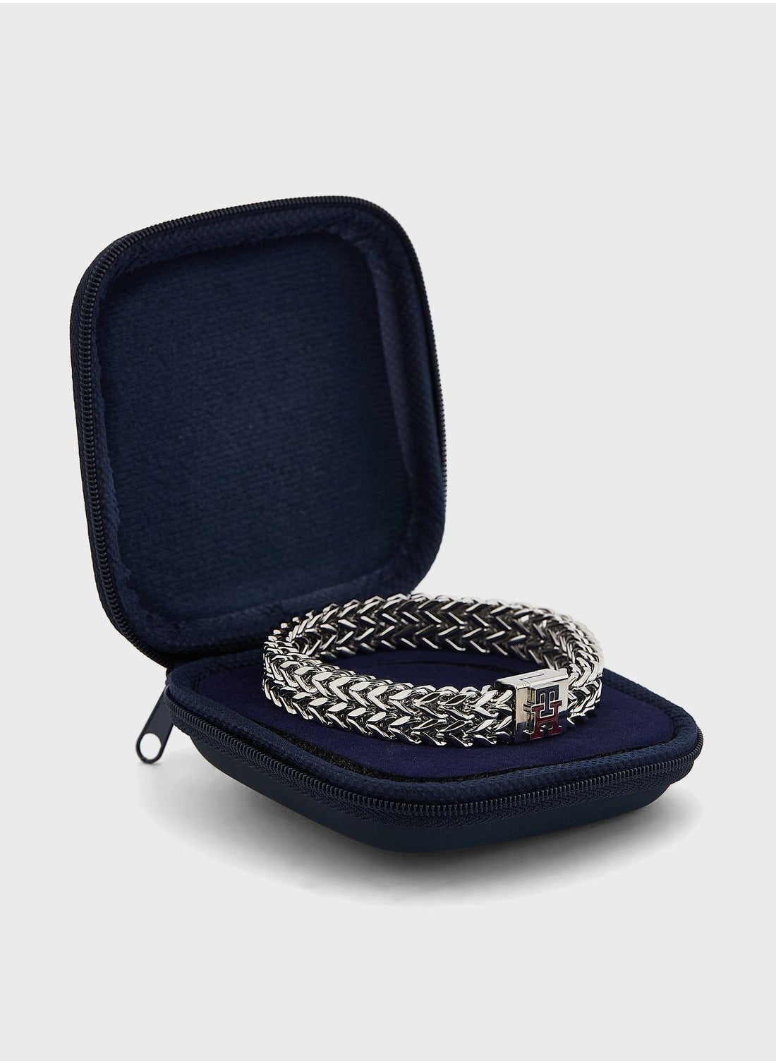 buy-tommy-hilfiger-monogram-chain-bracelet_vqu